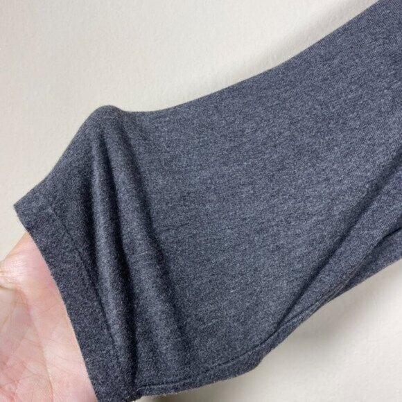 White House Black Market Women's 3/4 Sleeve Banded Bottom Gray Top S Cross Back! - Picture 2 of 4